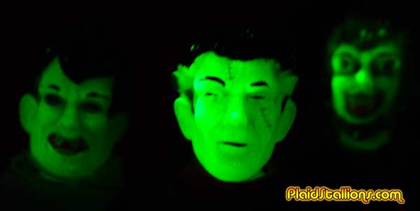 Tomland Famous Monsters of Legend glow in the dark figures